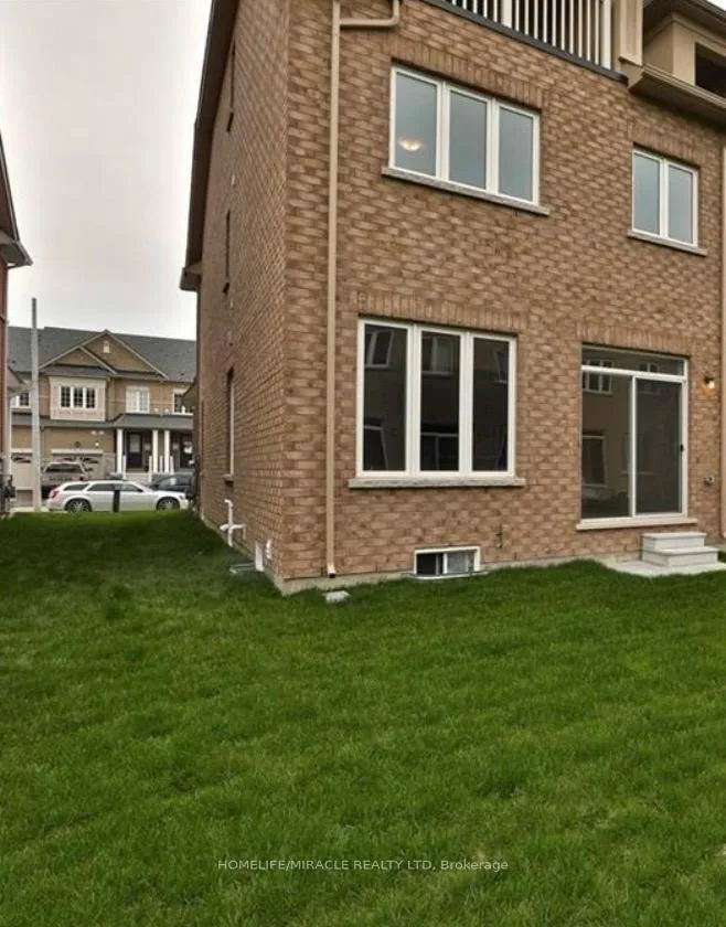 Photo 3 of 11 Talence Drive, Hamilton, Stoney Creek Mountain — HOMEH