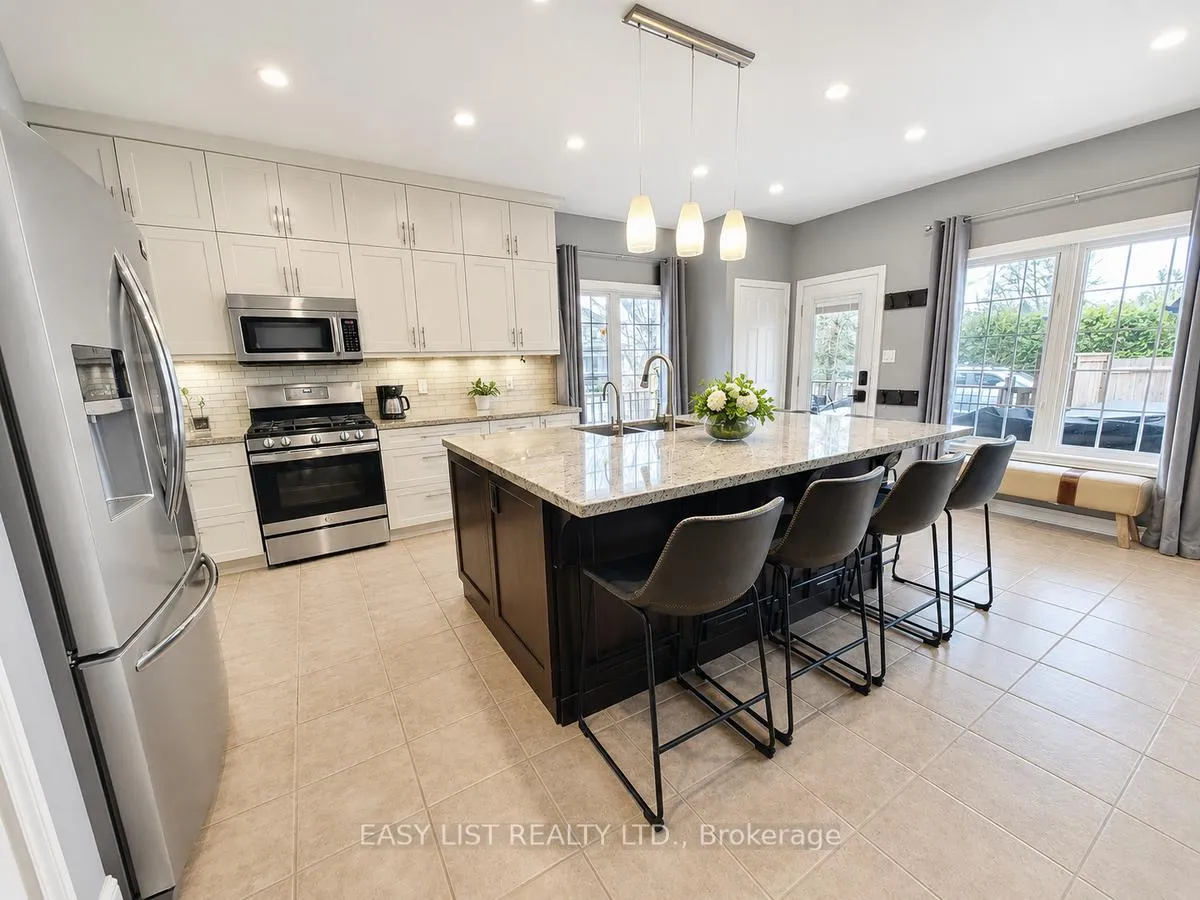 Photo 4 of 111 Parkview Lane, Guelph/Eramosa, Rockwood — HOMEH