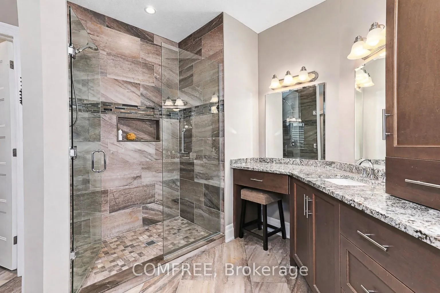 Photo 16 of 106 High Bluff Lane, Blue Mountains — HOMEH