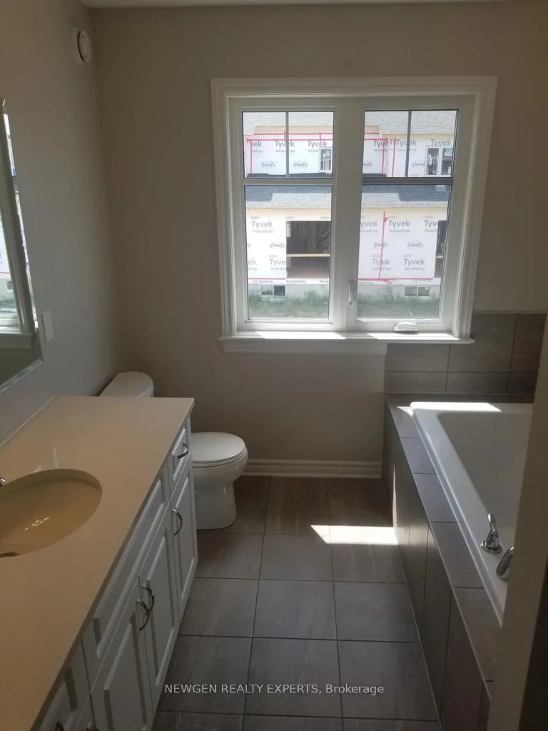 Photo 12 of 1510 Scarlet Street, Kingston, Kingston East (Incl Barret Crt) — HOMEH