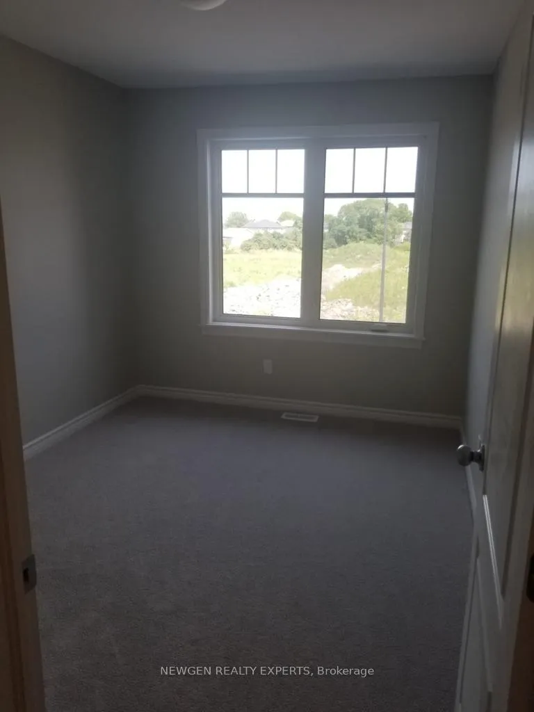 Photo 13 of 1510 Scarlet Street, Kingston, Kingston East (Incl Barret Crt) — HOMEH