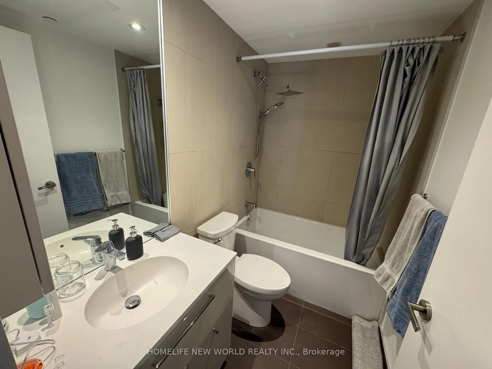Photo 6 of Unit 1709, 15 Grenville Street, Toronto, Bay Street Corridor — HOMEH