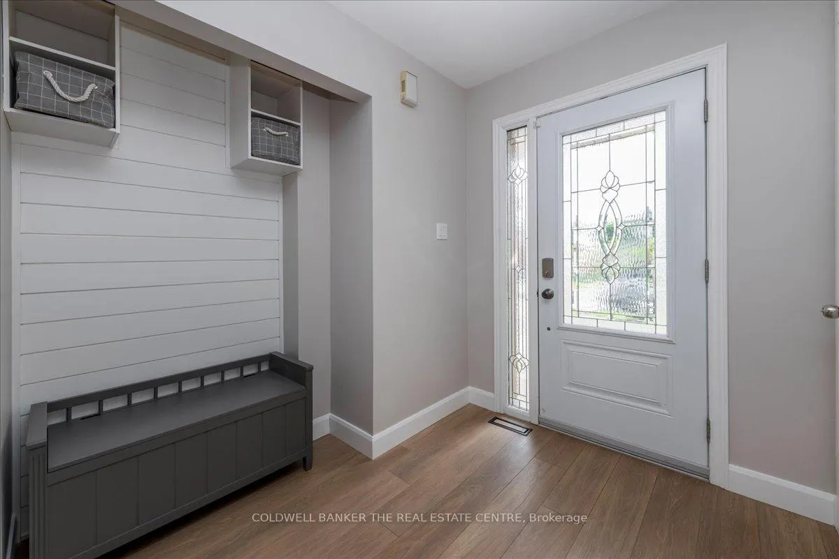 Photo 3 of 25 Coleman Drive, Barrie, Edgehill Drive — HOMEH