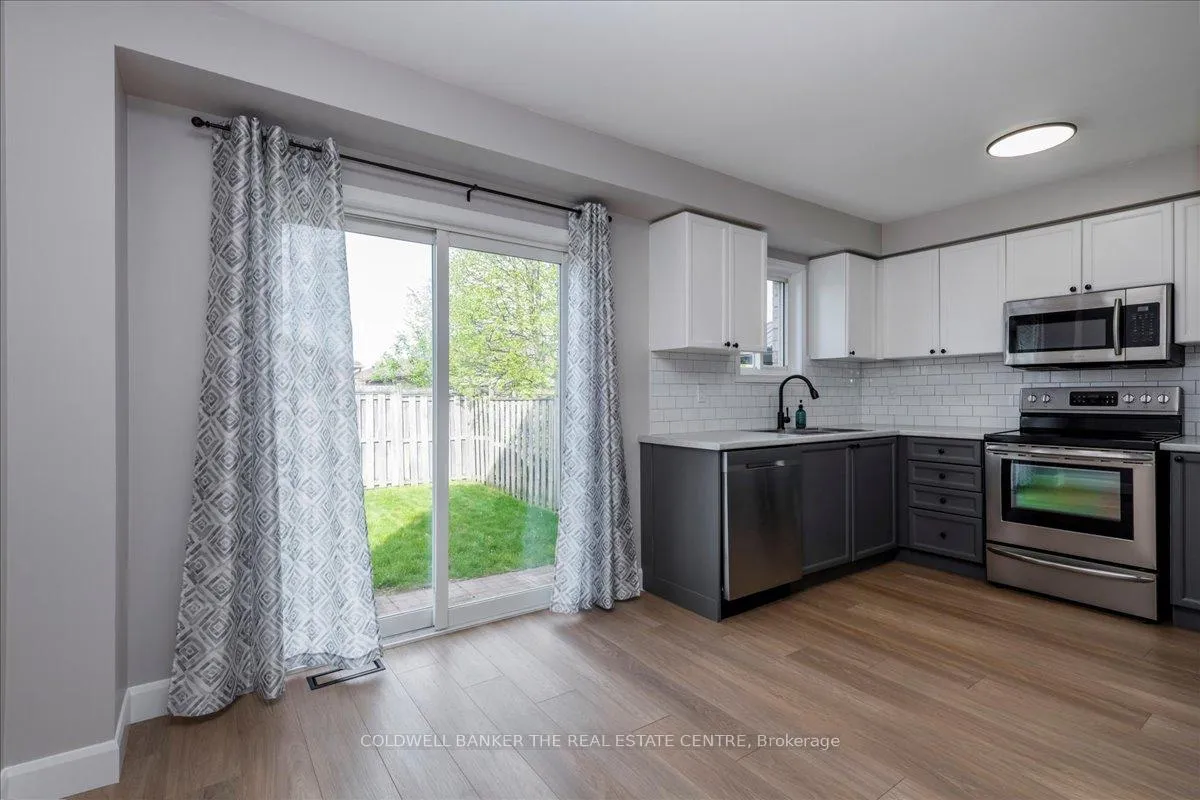 Photo 9 of 25 Coleman Drive, Barrie, Edgehill Drive — HOMEH