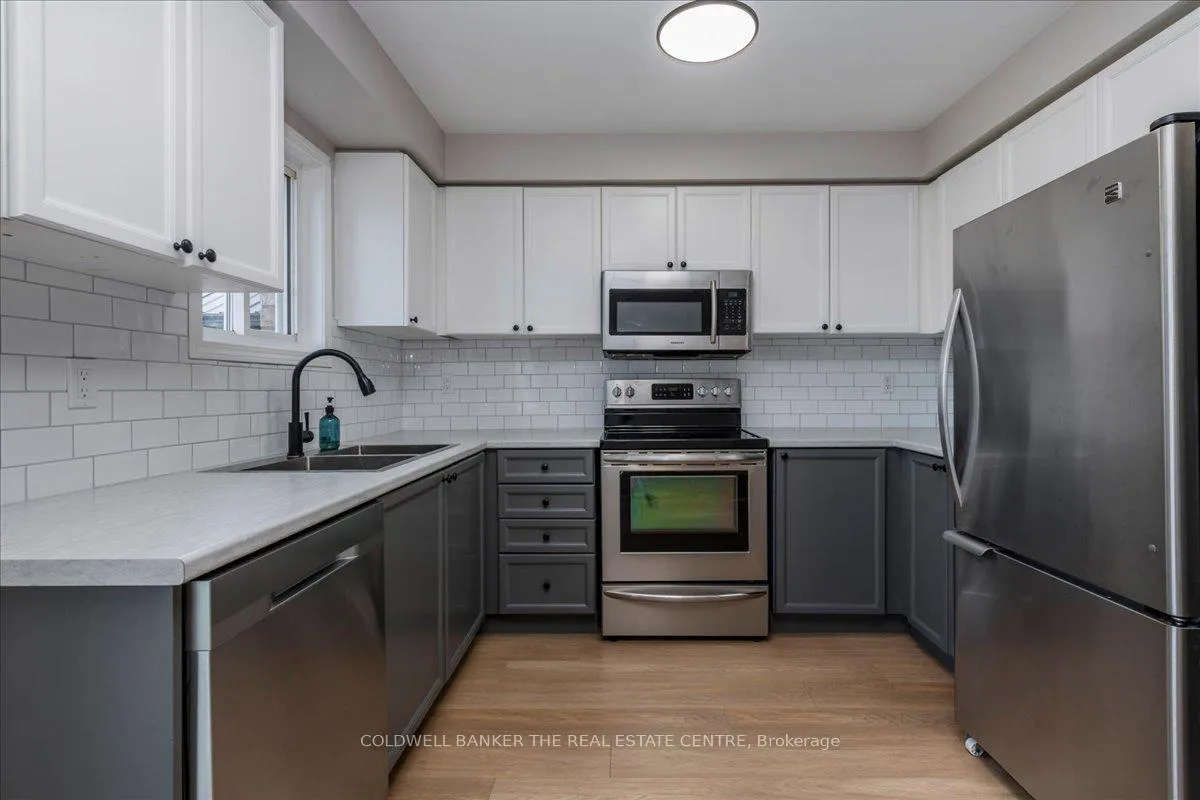 Photo 10 of 25 Coleman Drive, Barrie, Edgehill Drive — HOMEH