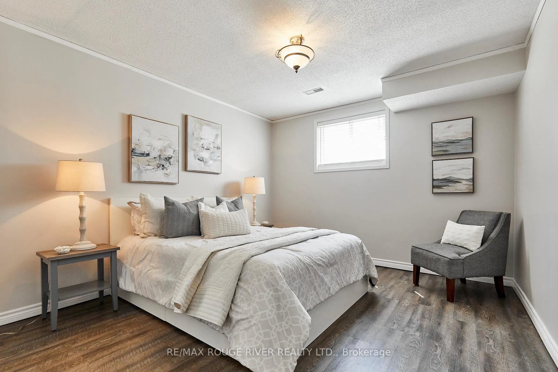 Photo 18 of 31 Champine Square, Clarington, Bowmanville — HOMEH