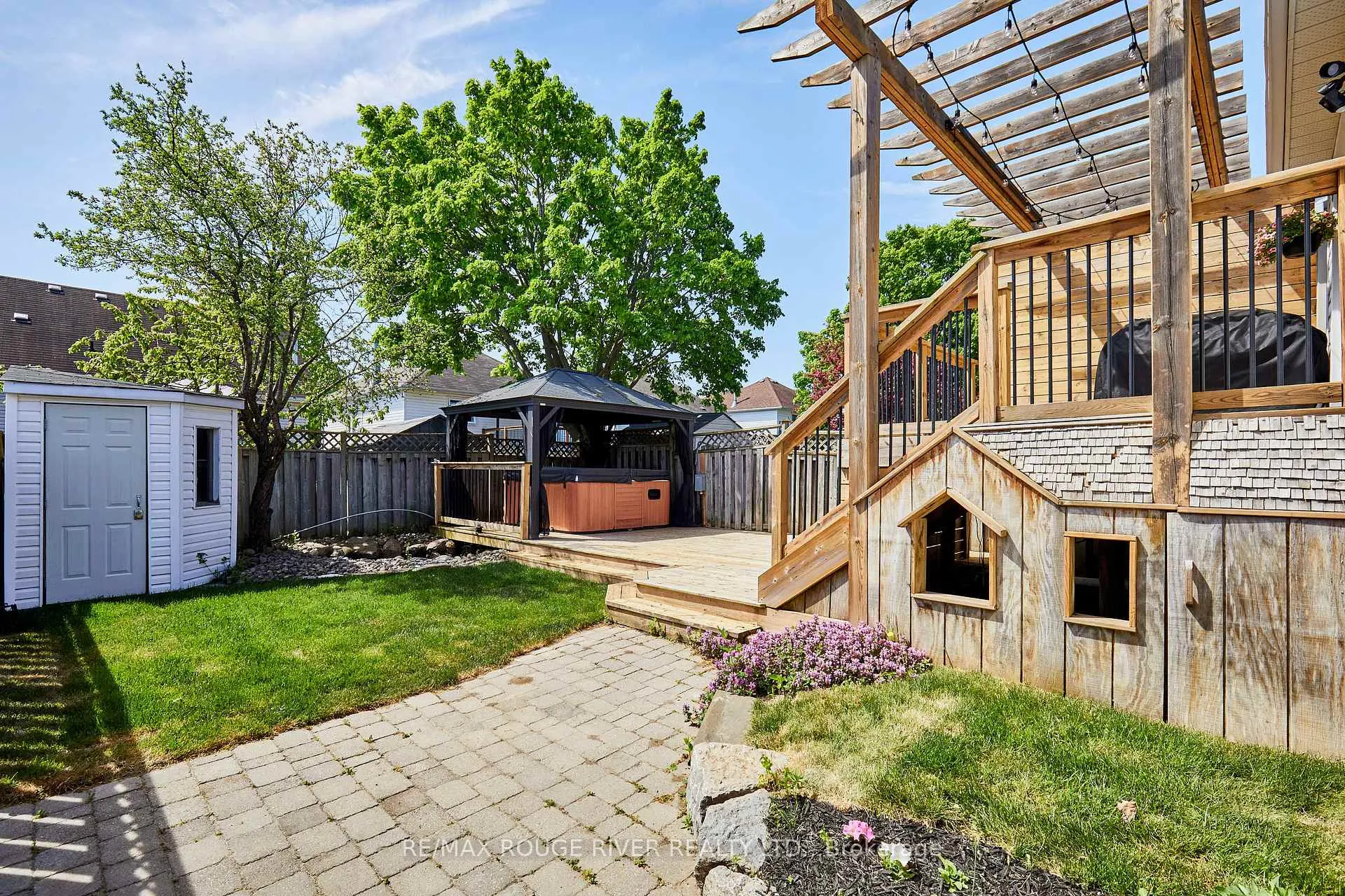 Photo 26 of 31 Champine Square, Clarington, Bowmanville — HOMEH