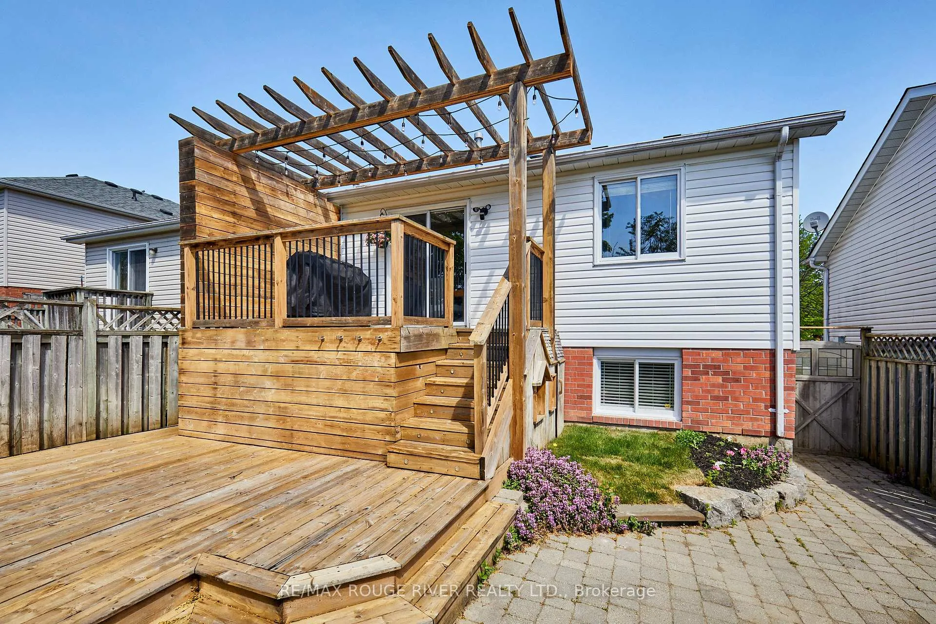 Photo 27 of 31 Champine Square, Clarington, Bowmanville — HOMEH
