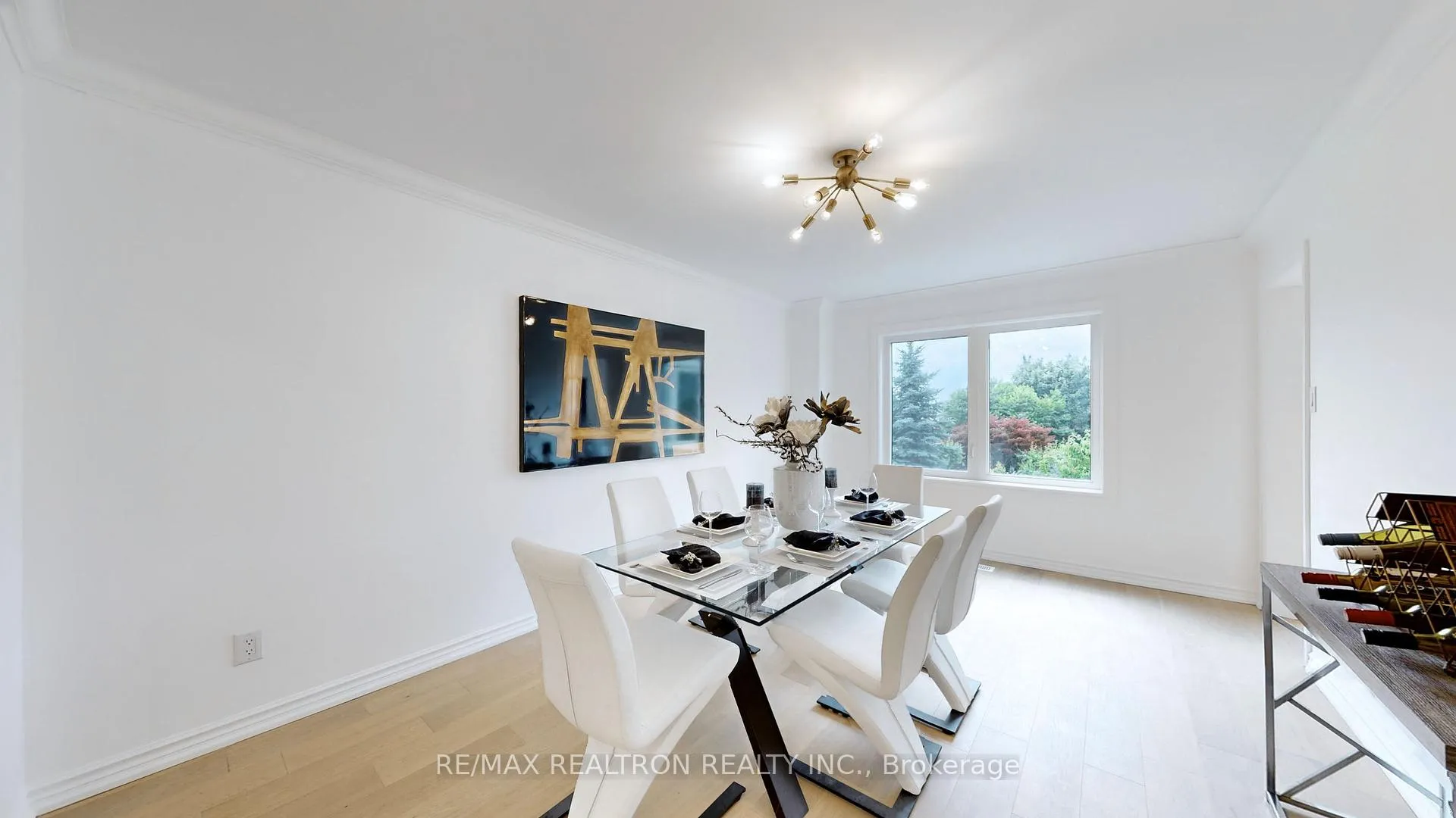 Photo 3 of 54 Central Park Drive, Markham, Markville — HOMEH
