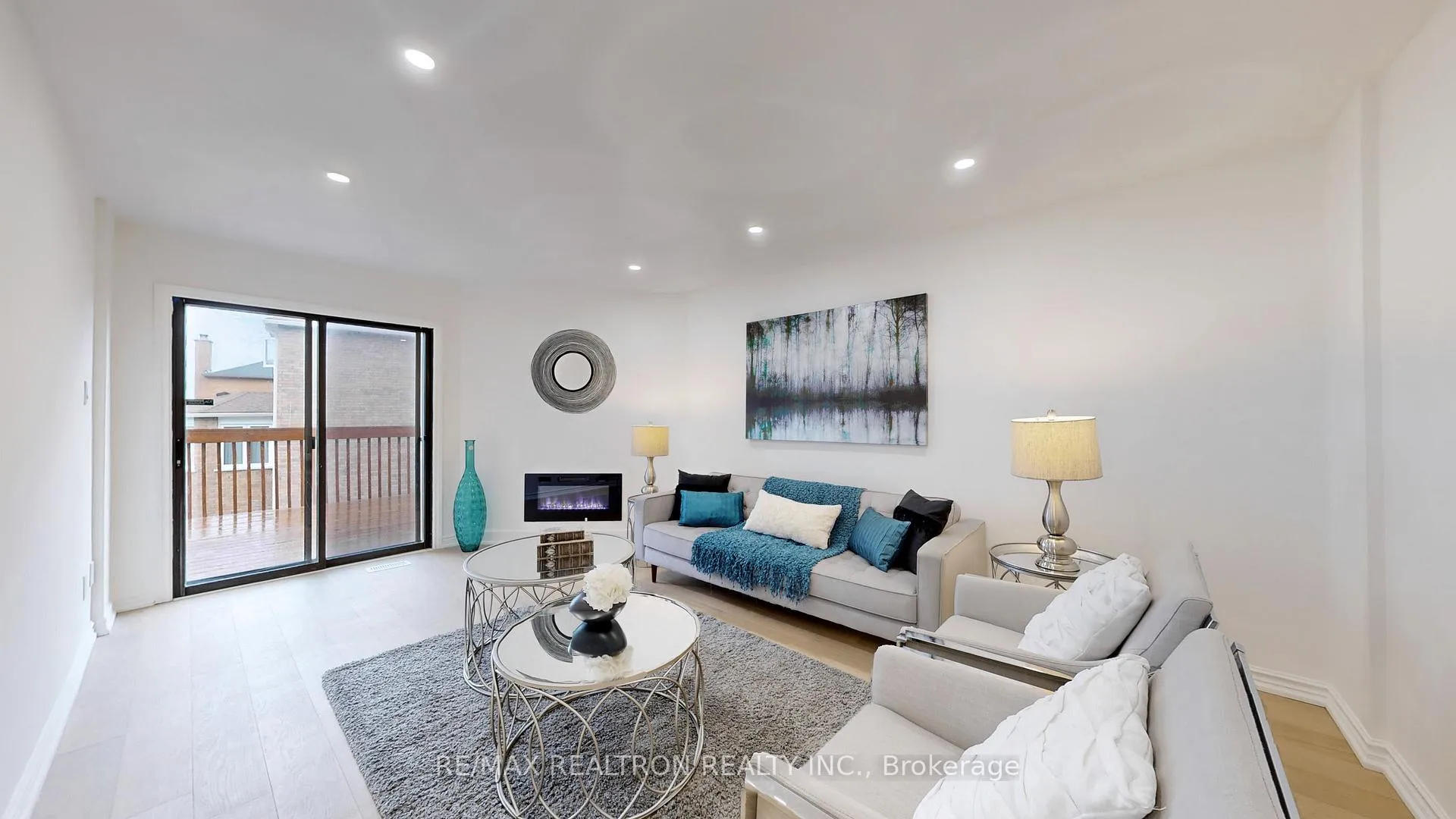 Photo 5 of 54 Central Park Drive, Markham, Markville — HOMEH