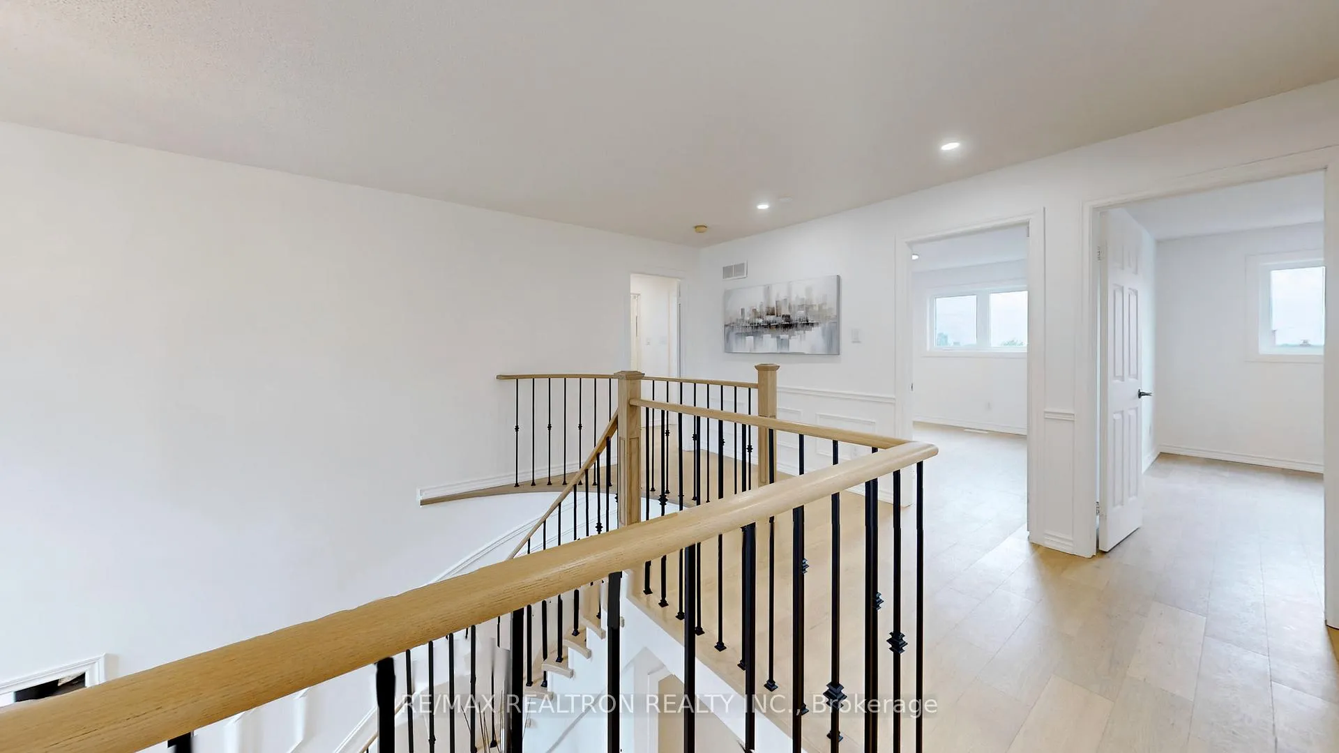 Photo 16 of 54 Central Park Drive, Markham, Markville — HOMEH