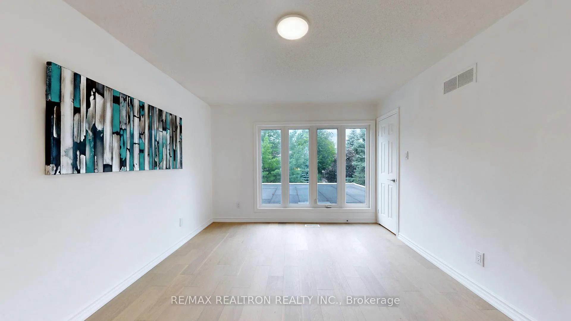 Photo 21 of 54 Central Park Drive, Markham, Markville — HOMEH