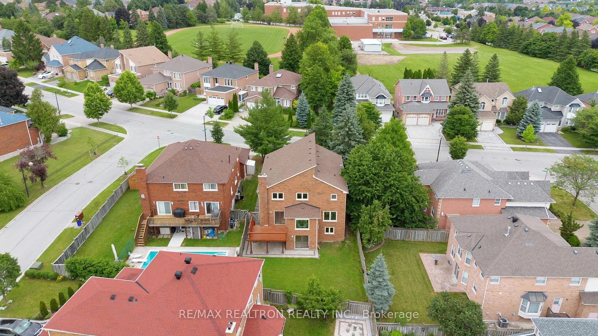 Photo 37 of 54 Central Park Drive, Markham, Markville — HOMEH