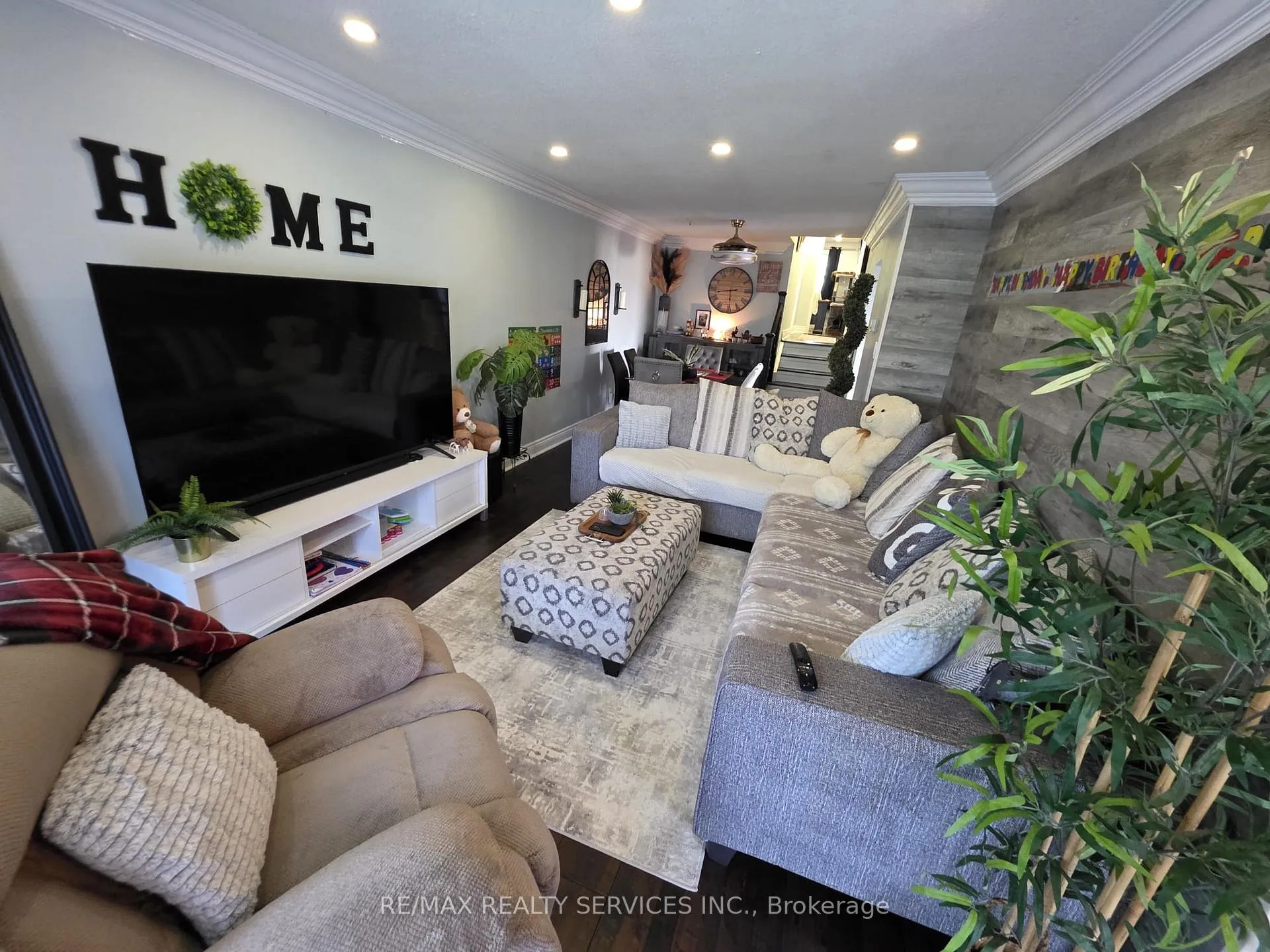 Photo 4 of 24 Kindle Court, Brampton, Heart Lake West — HOMEH