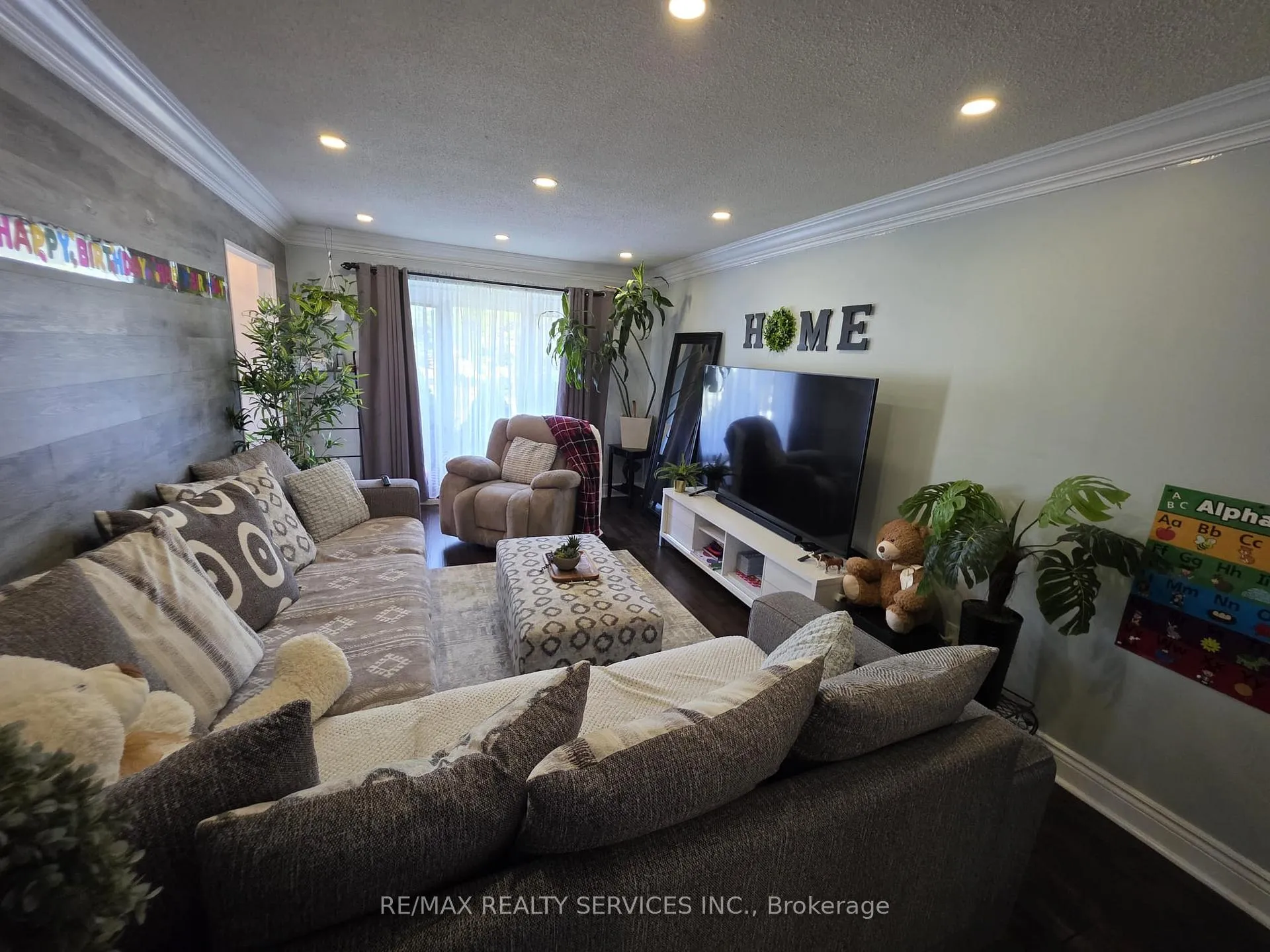 Photo 19 of 24 Kindle Court, Brampton, Heart Lake West — HOMEH