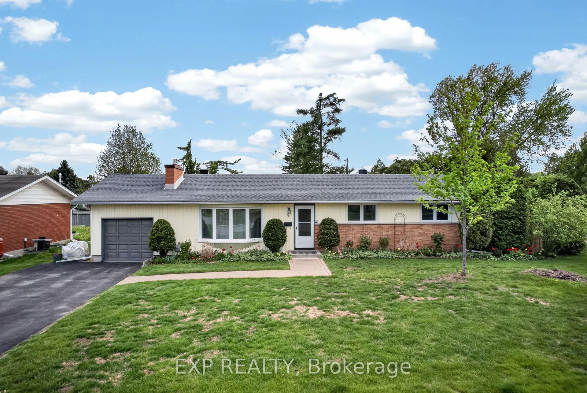 Photo 1 of 4 Wolmsley Crescent, Ottawa, Meadowlands/Crestview — HOMEH