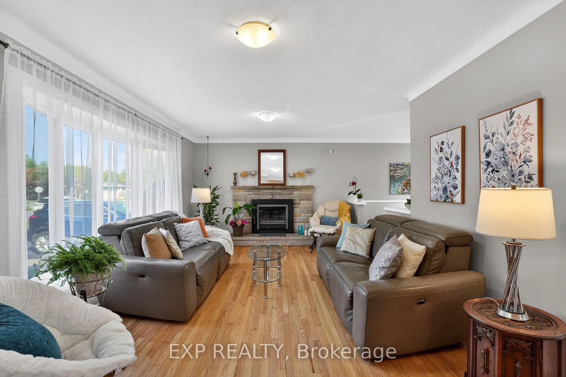 Photo 2 of 4 Wolmsley Crescent, Ottawa, Meadowlands/Crestview — HOMEH