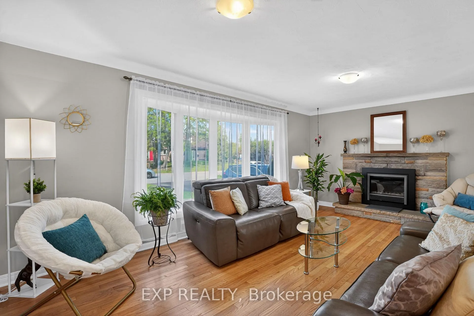 Photo 3 of 4 Wolmsley Crescent, Ottawa, Meadowlands/Crestview — HOMEH