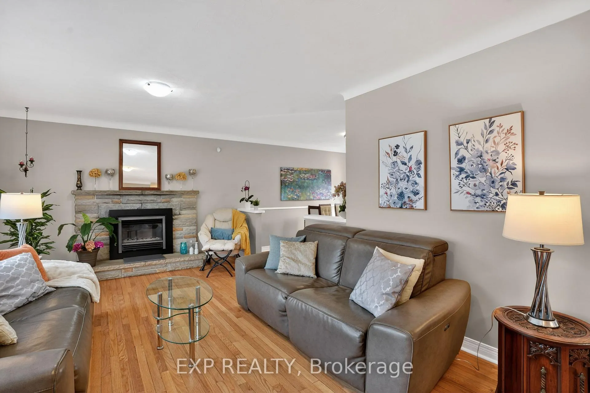 Photo 4 of 4 Wolmsley Crescent, Ottawa, Meadowlands/Crestview — HOMEH