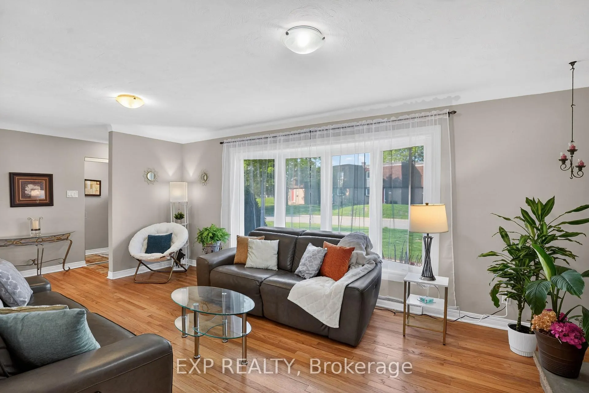 Photo 7 of 4 Wolmsley Crescent, Ottawa, Meadowlands/Crestview — HOMEH