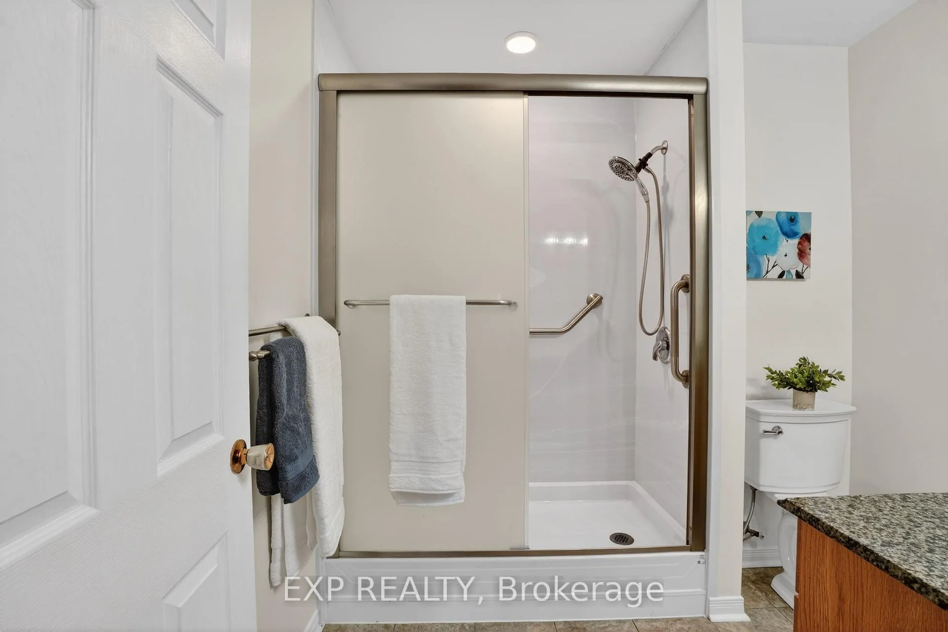 Photo 25 of 4 Wolmsley Crescent, Ottawa, Meadowlands/Crestview — HOMEH