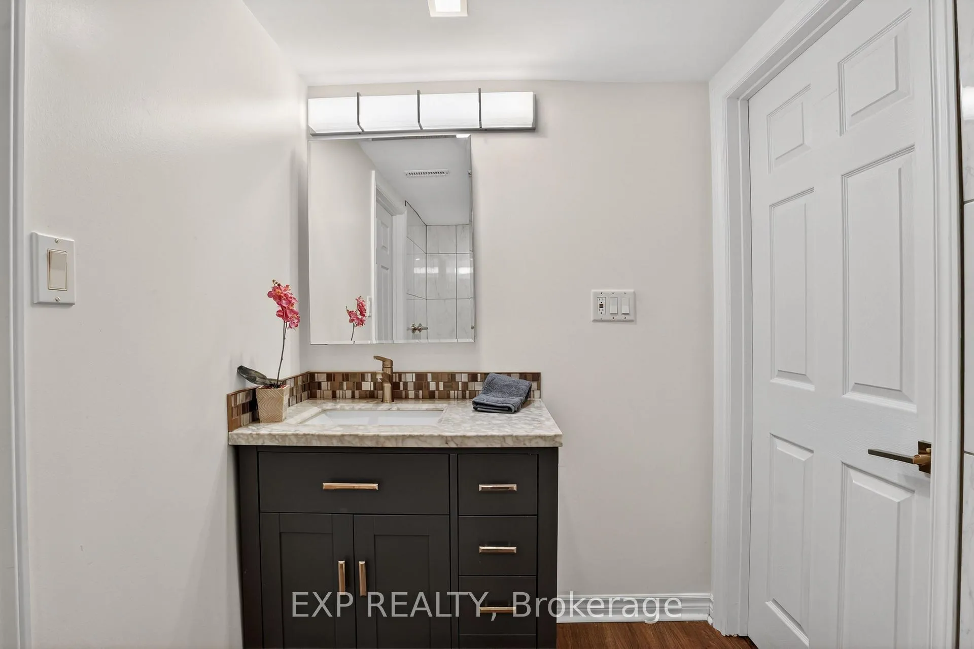 Photo 32 of 4 Wolmsley Crescent, Ottawa, Meadowlands/Crestview — HOMEH