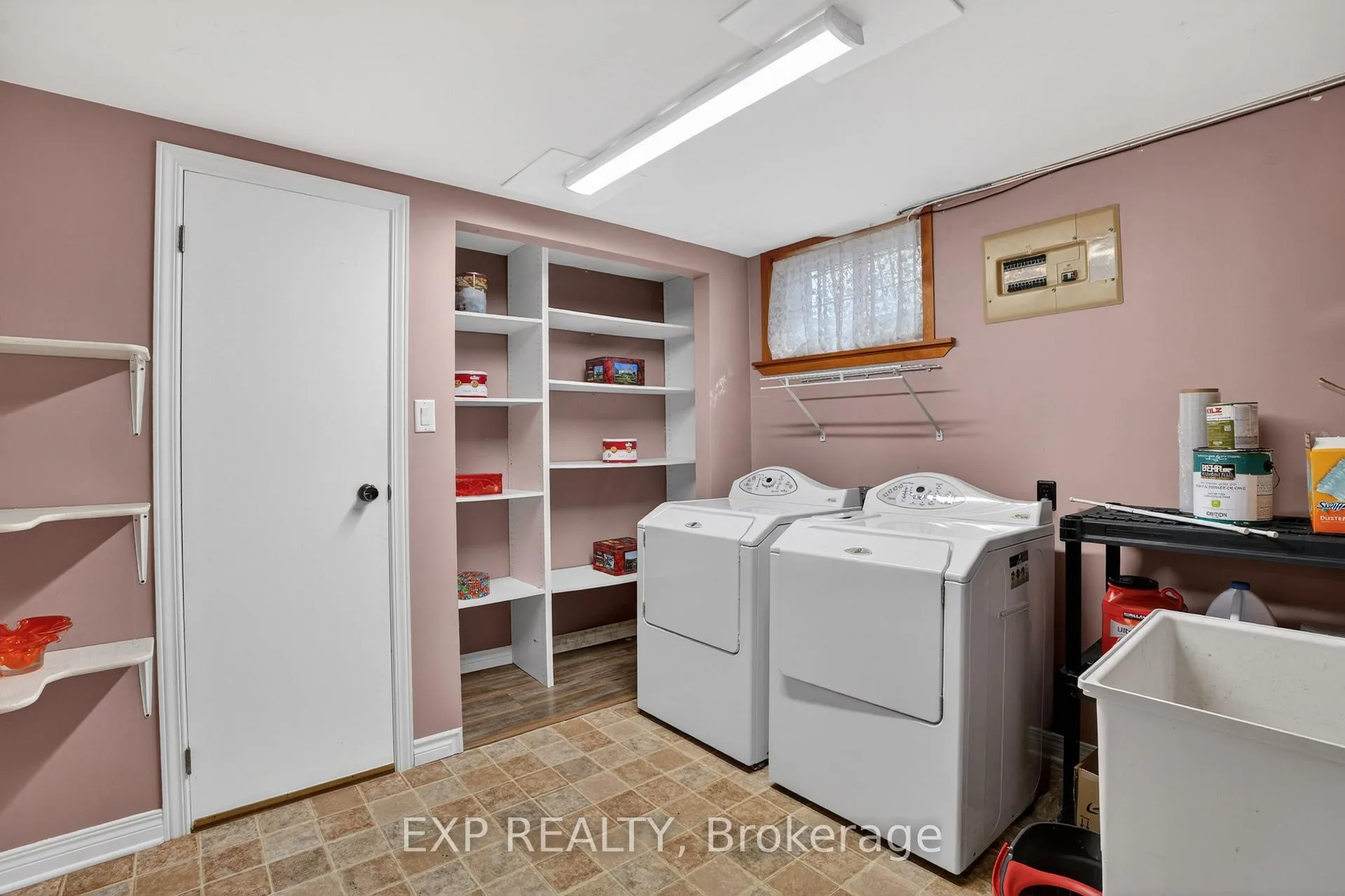 Photo 37 of 4 Wolmsley Crescent, Ottawa, Meadowlands/Crestview — HOMEH