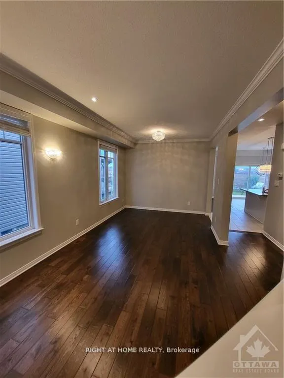 Photo 4 of 70 Tapadero Avenue, Ottawa, Kanata - Emerald Meadows/Trailwest — HOMEH