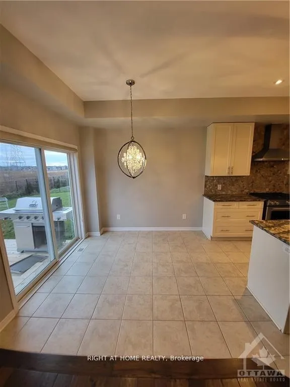 Photo 9 of 70 Tapadero Avenue, Ottawa, Kanata - Emerald Meadows/Trailwest — HOMEH