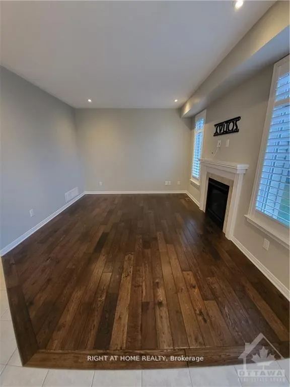 Photo 10 of 70 Tapadero Avenue, Ottawa, Kanata - Emerald Meadows/Trailwest — HOMEH