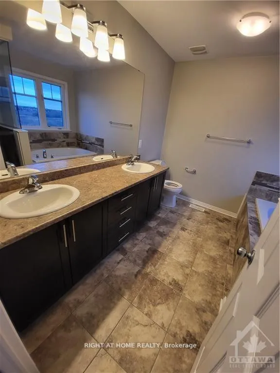 Photo 14 of 70 Tapadero Avenue, Ottawa, Kanata - Emerald Meadows/Trailwest — HOMEH