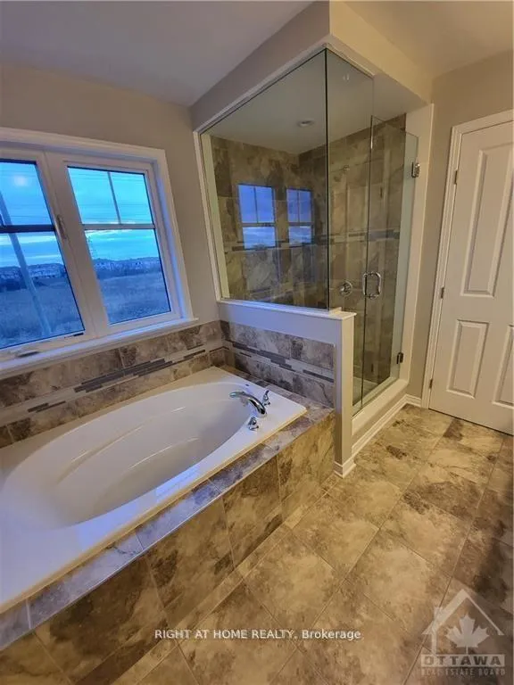 Photo 15 of 70 Tapadero Avenue, Ottawa, Kanata - Emerald Meadows/Trailwest — HOMEH