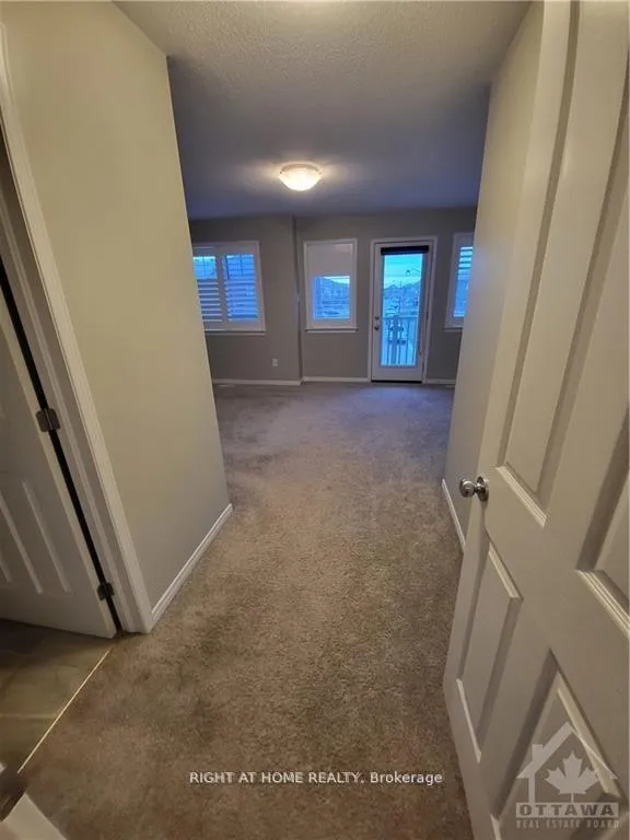 Photo 20 of 70 Tapadero Avenue, Ottawa, Kanata - Emerald Meadows/Trailwest — HOMEH