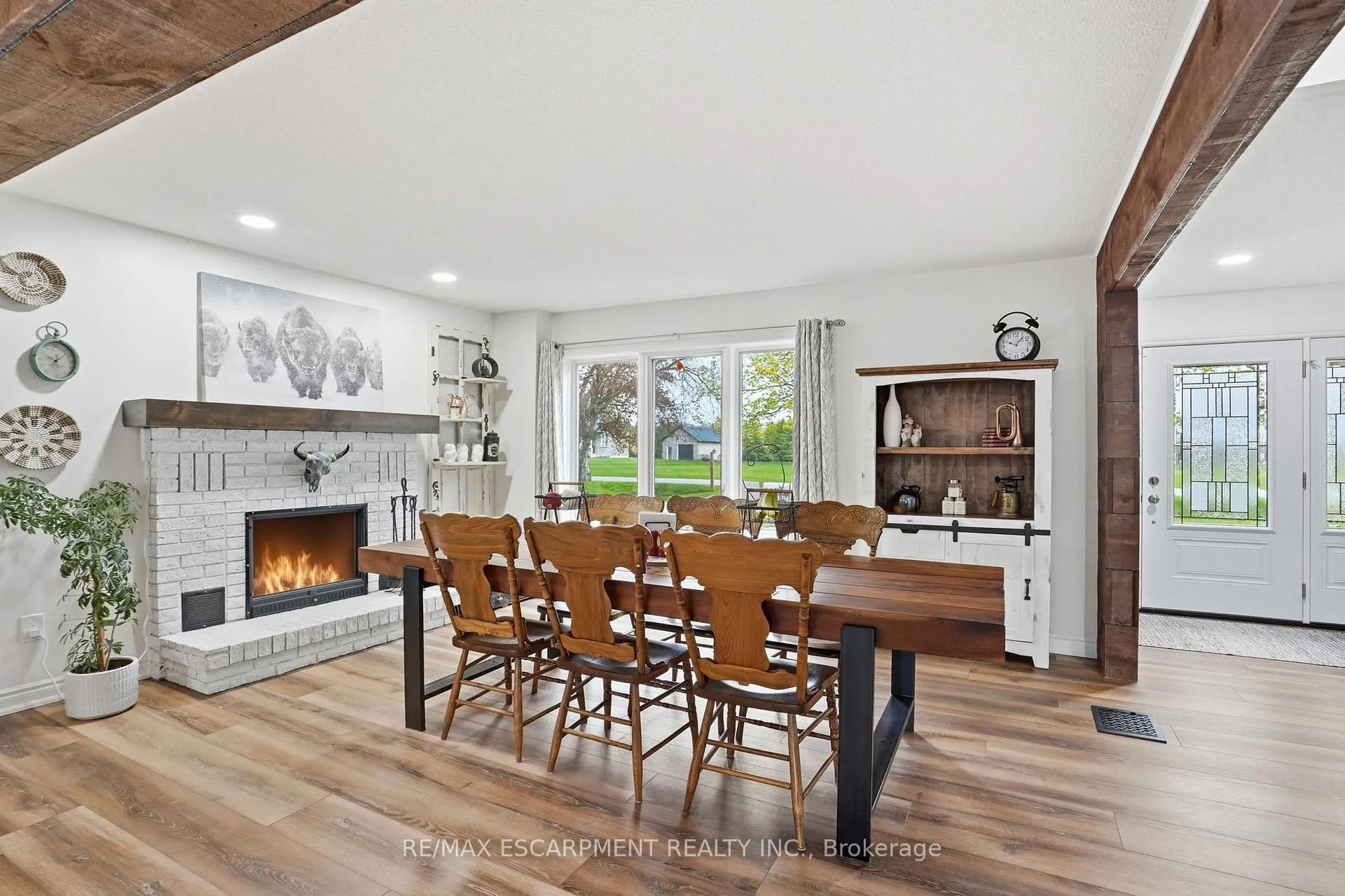 Photo 4 of 27 Blossom Avenue, Brantford — HOMEH