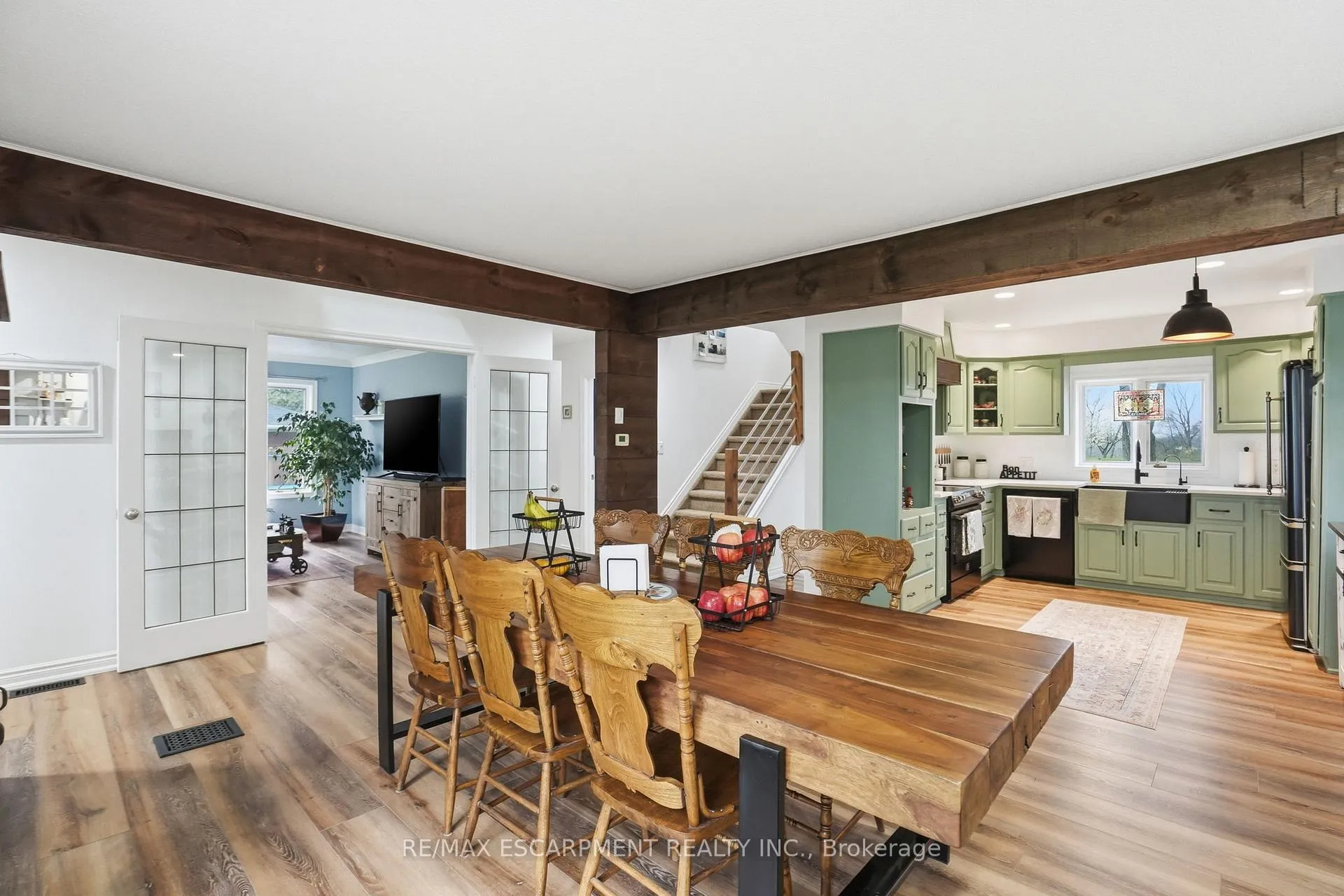 Photo 6 of 27 Blossom Avenue, Brantford — HOMEH