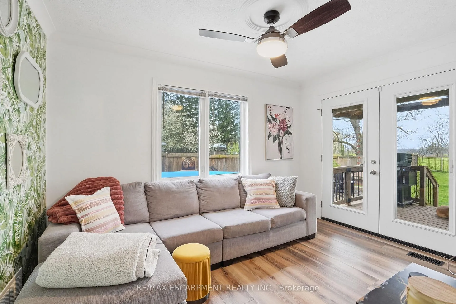 Photo 16 of 27 Blossom Avenue, Brantford — HOMEH
