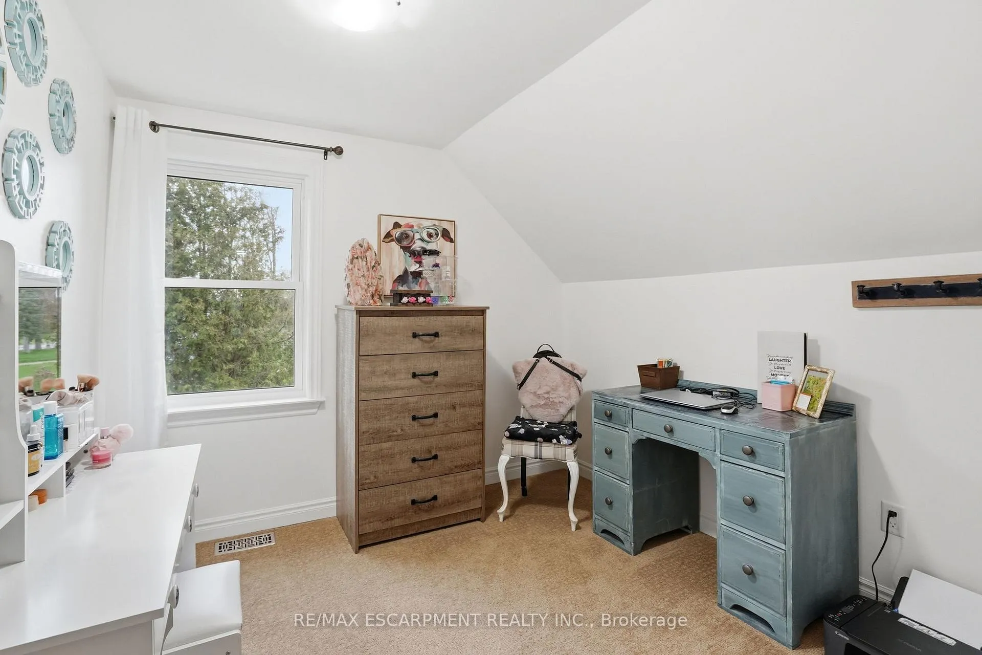 Photo 22 of 27 Blossom Avenue, Brantford — HOMEH