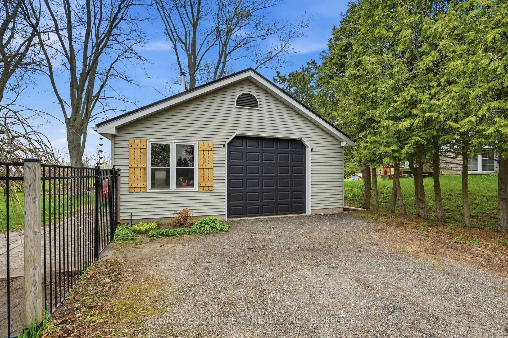 Photo 37 of 27 Blossom Avenue, Brantford — HOMEH