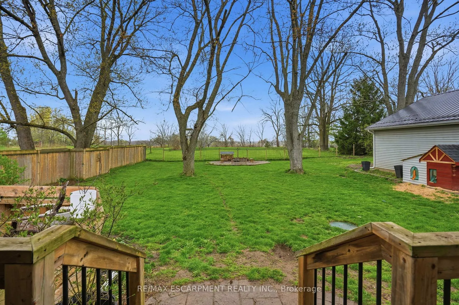 Photo 43 of 27 Blossom Avenue, Brantford — HOMEH