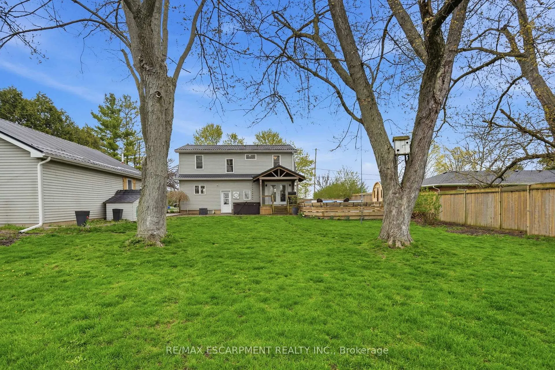 Photo 46 of 27 Blossom Avenue, Brantford — HOMEH