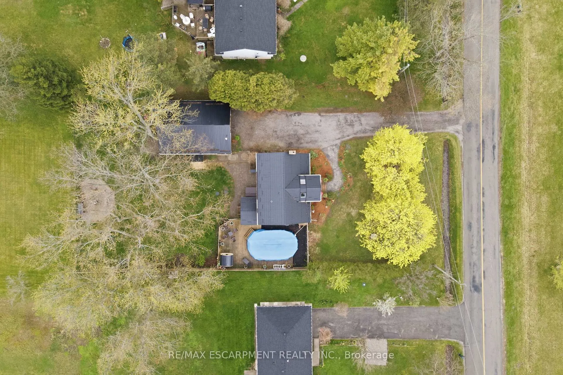 Photo 48 of 27 Blossom Avenue, Brantford — HOMEH