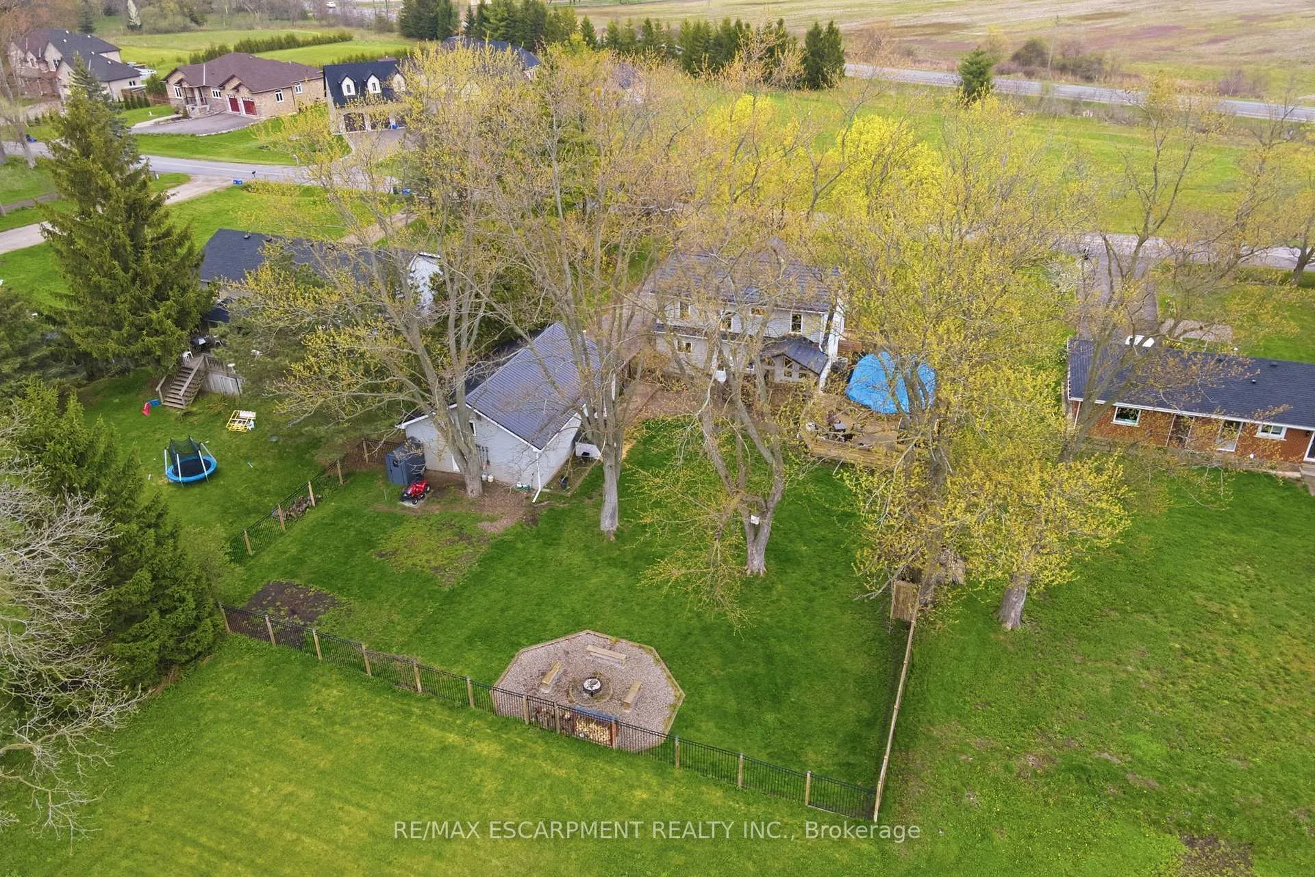 Photo 50 of 27 Blossom Avenue, Brantford — HOMEH