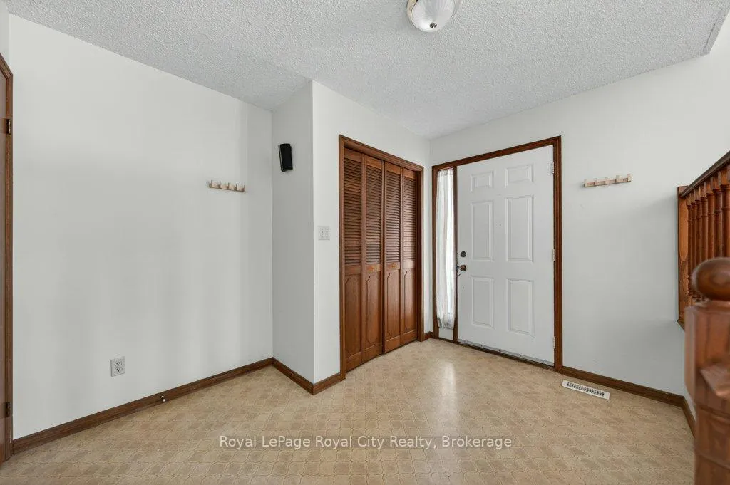 Photo 4 of 16 Mcelderry Road, Guelph, Kortright West — HOMEH
