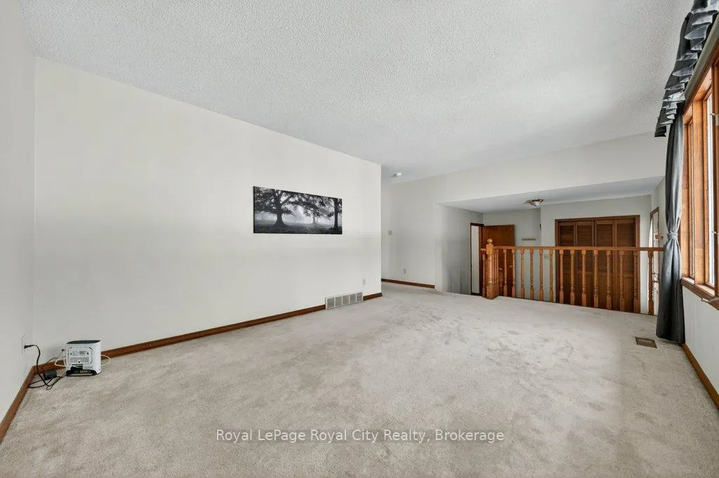 Photo 5 of 16 Mcelderry Road, Guelph, Kortright West — HOMEH