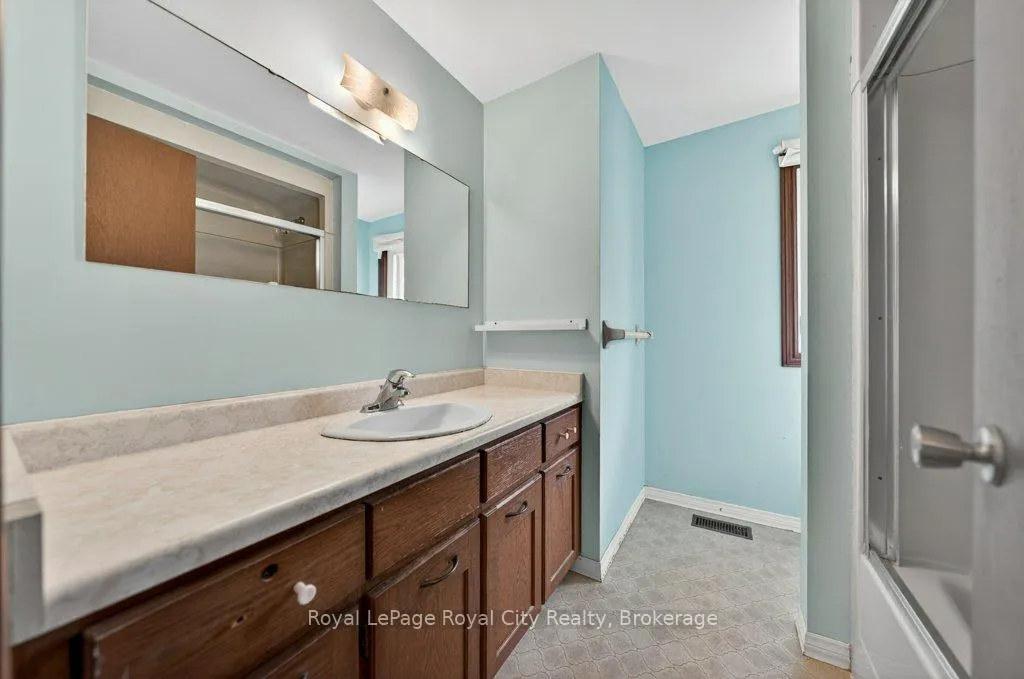Photo 21 of 16 Mcelderry Road, Guelph, Kortright West — HOMEH