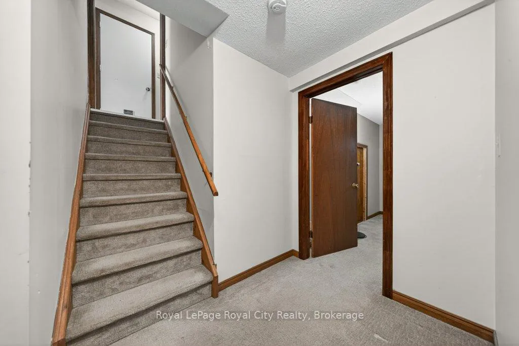 Photo 23 of 16 Mcelderry Road, Guelph, Kortright West — HOMEH