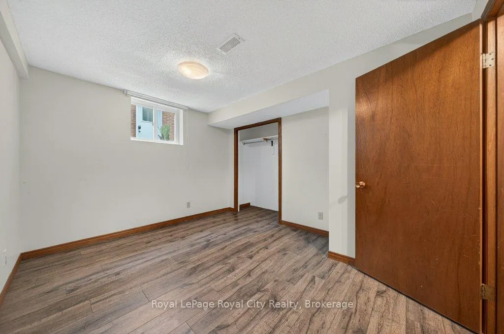 Photo 26 of 16 Mcelderry Road, Guelph, Kortright West — HOMEH