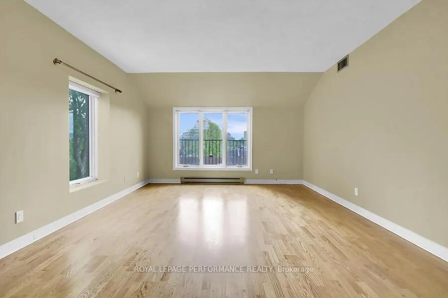 Photo 6 of Unit 10, 135 Springfield Avenue, Ottawa, Lindenlea — HOMEH