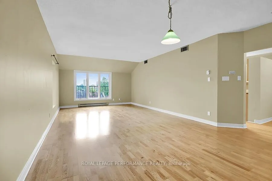 Photo 7 of Unit 10, 135 Springfield Avenue, Ottawa, Lindenlea — HOMEH