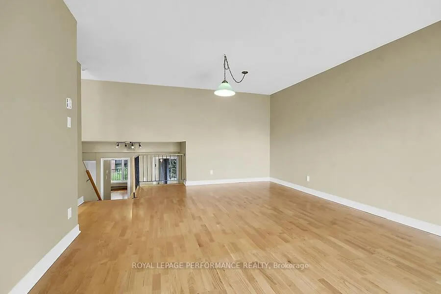Photo 8 of Unit 10, 135 Springfield Avenue, Ottawa, Lindenlea — HOMEH